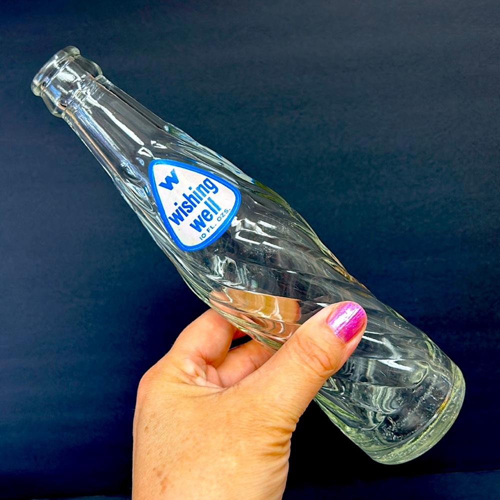 Retro WISHING WELL  10oz clear swirl pop bottle
